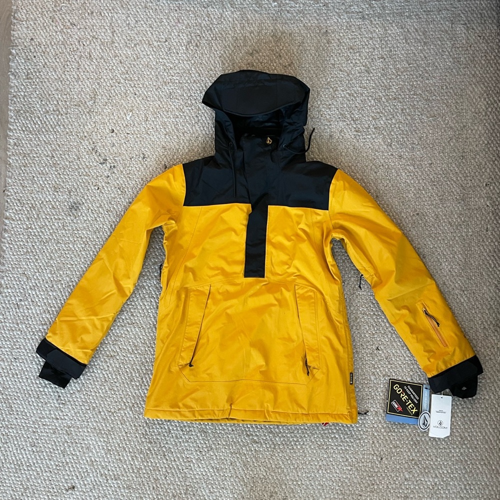 VOLCOM Women’s Snowboard Jacket for Sale!!! (Size: M)